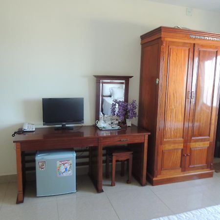 Ngan Ha Hotel Ðồng Hới Buitenkant foto