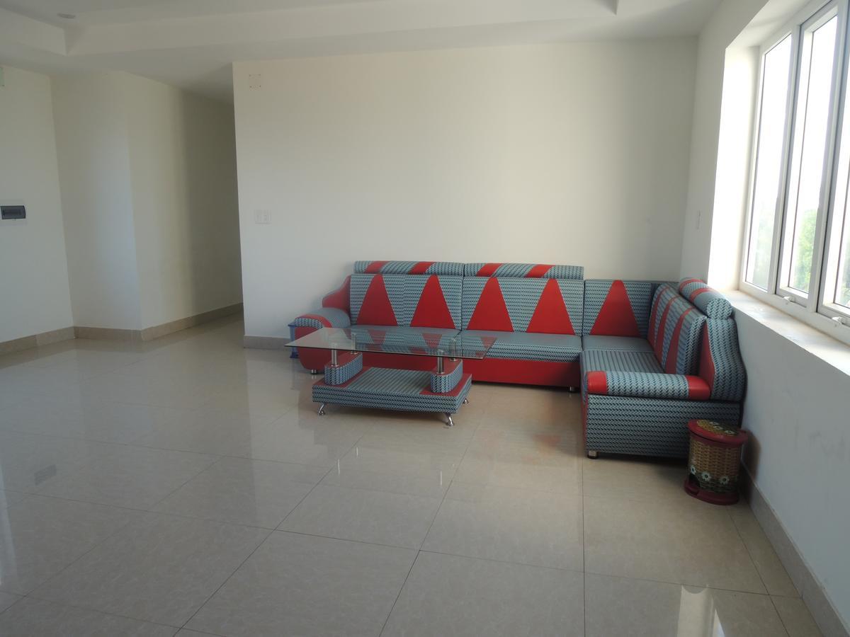 Ngan Ha Hotel Ðồng Hới Buitenkant foto