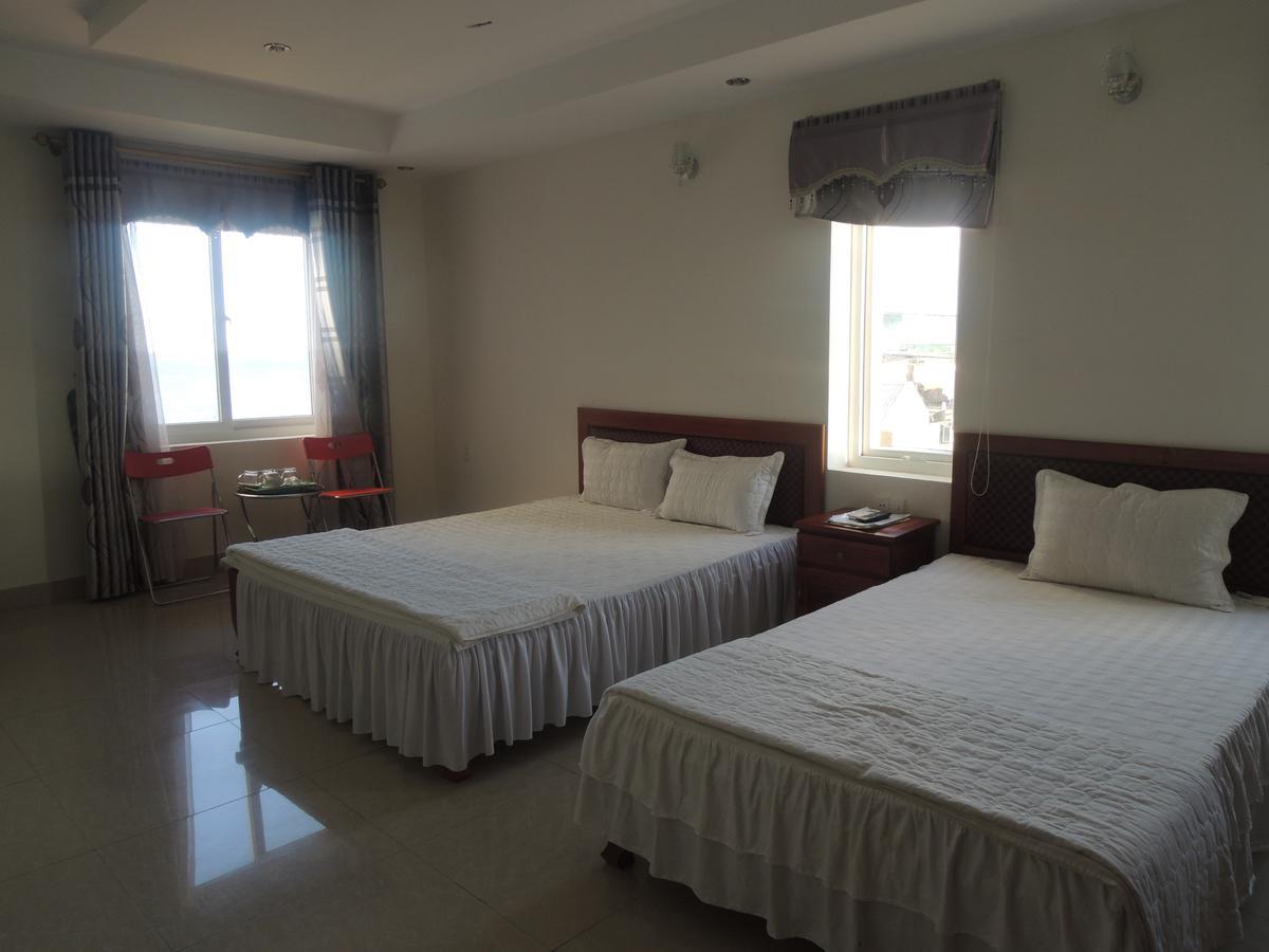 Ngan Ha Hotel Ðồng Hới Buitenkant foto