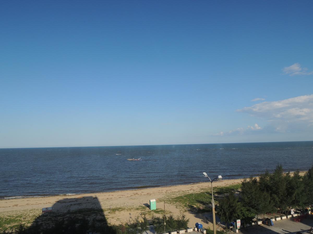 Ngan Ha Hotel Ðồng Hới Buitenkant foto