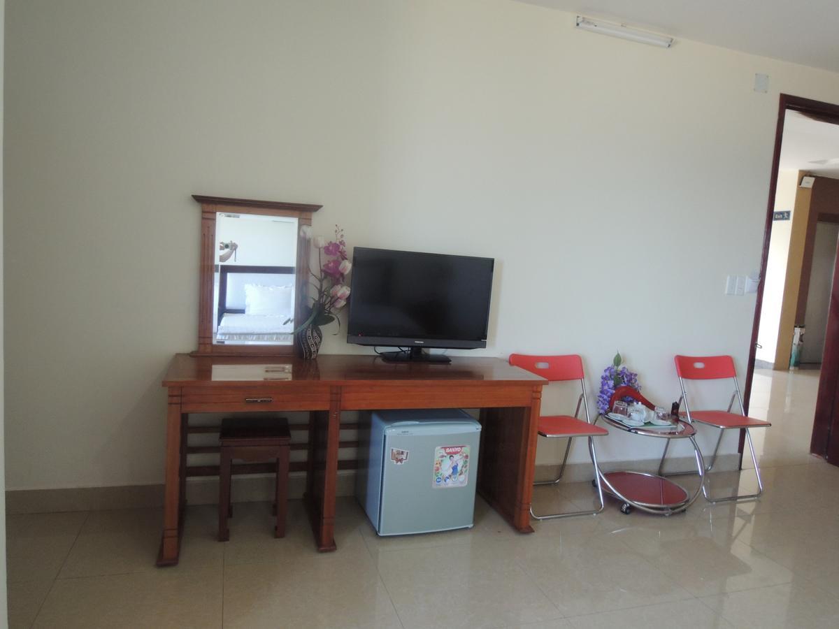 Ngan Ha Hotel Ðồng Hới Buitenkant foto