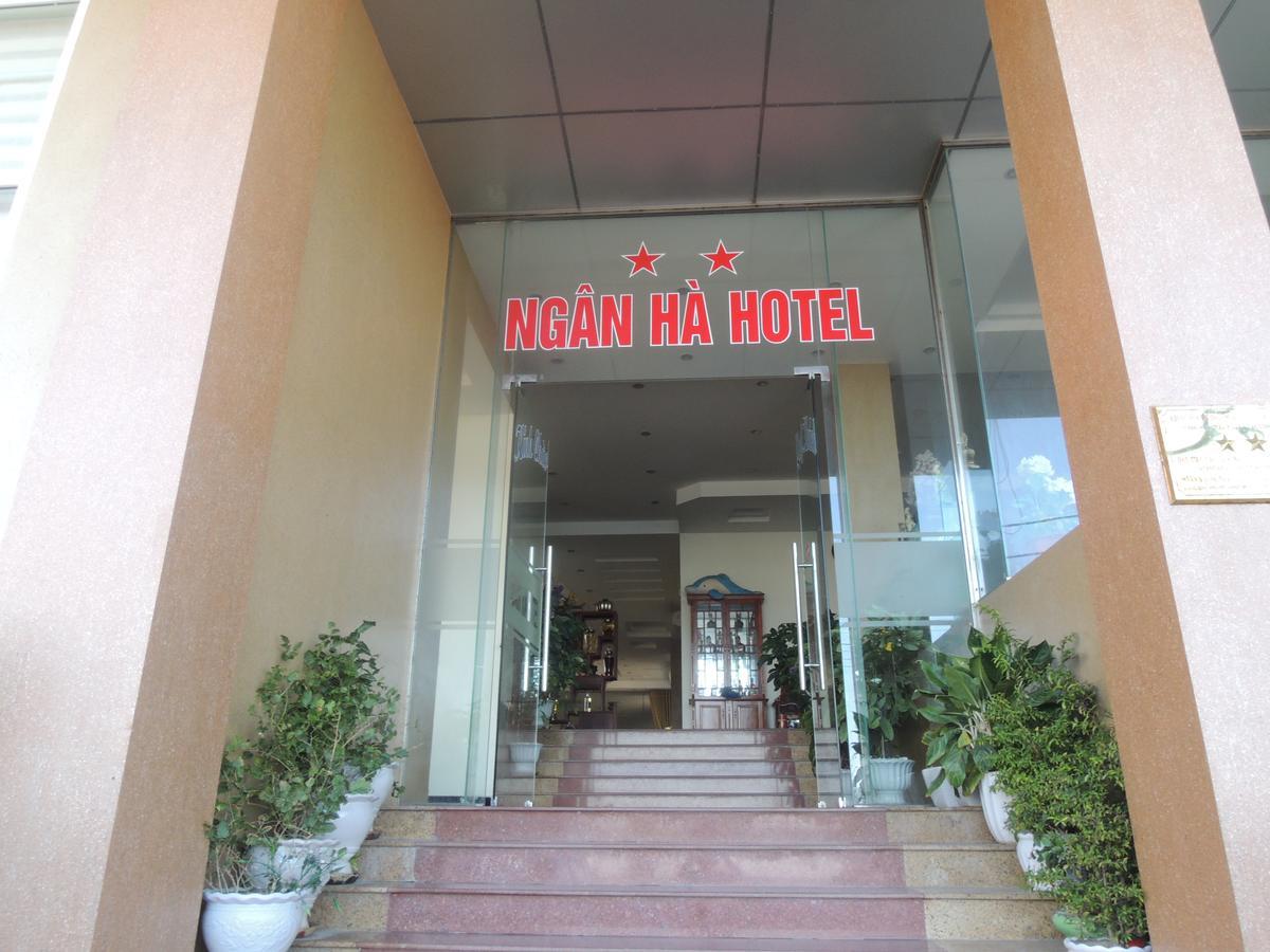 Ngan Ha Hotel Ðồng Hới Buitenkant foto
