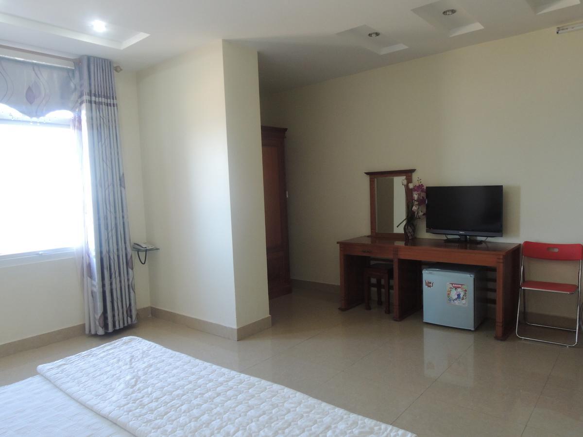 Ngan Ha Hotel Ðồng Hới Buitenkant foto