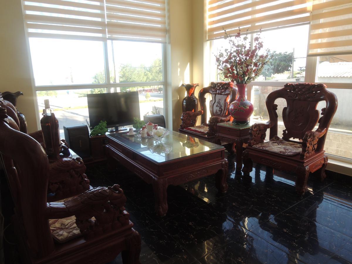 Ngan Ha Hotel Ðồng Hới Buitenkant foto